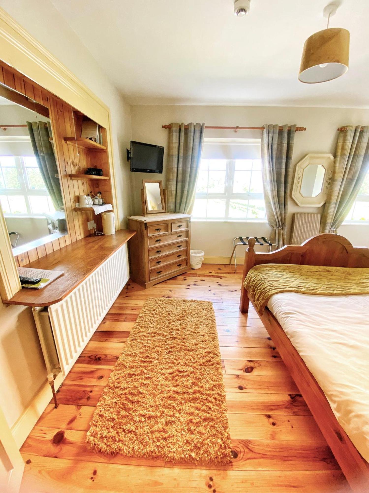 Dulrush Lodge Guest House, Restaurant And Self-Catering Belleek Exterior photo
