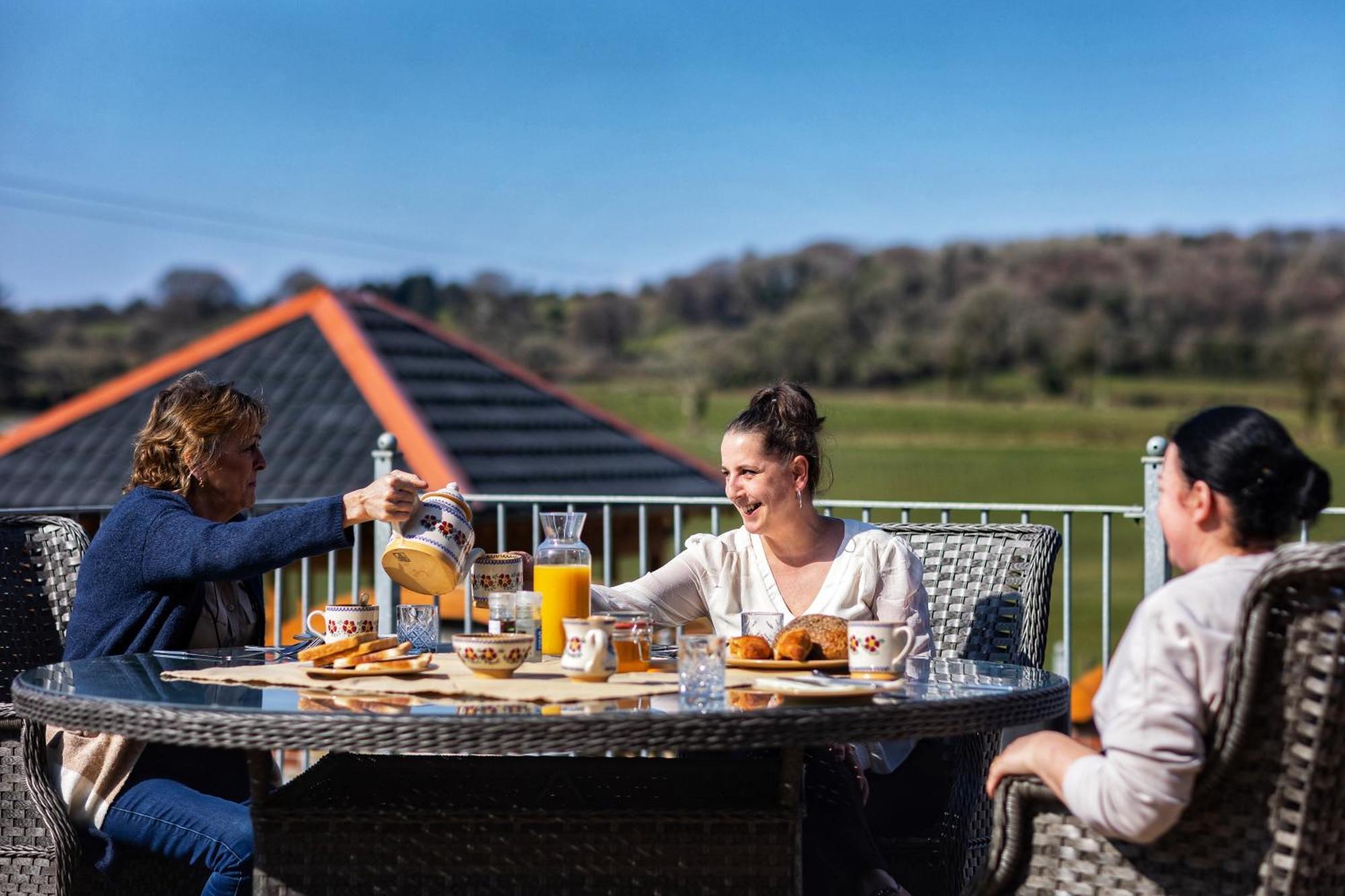 Dulrush Lodge Guest House, Restaurant And Self-Catering Belleek Exterior photo